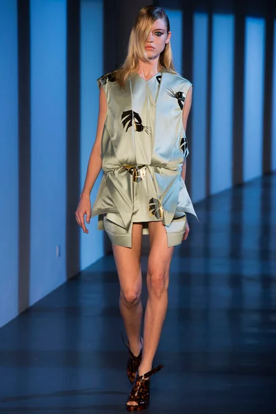 Look 23
